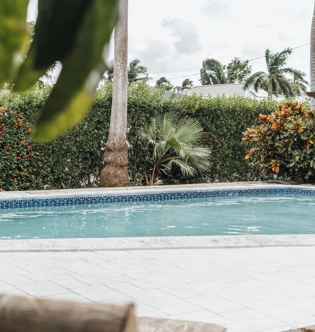 Private Pool 3 Bedrooms Oasis Sandalwood Escape George Town