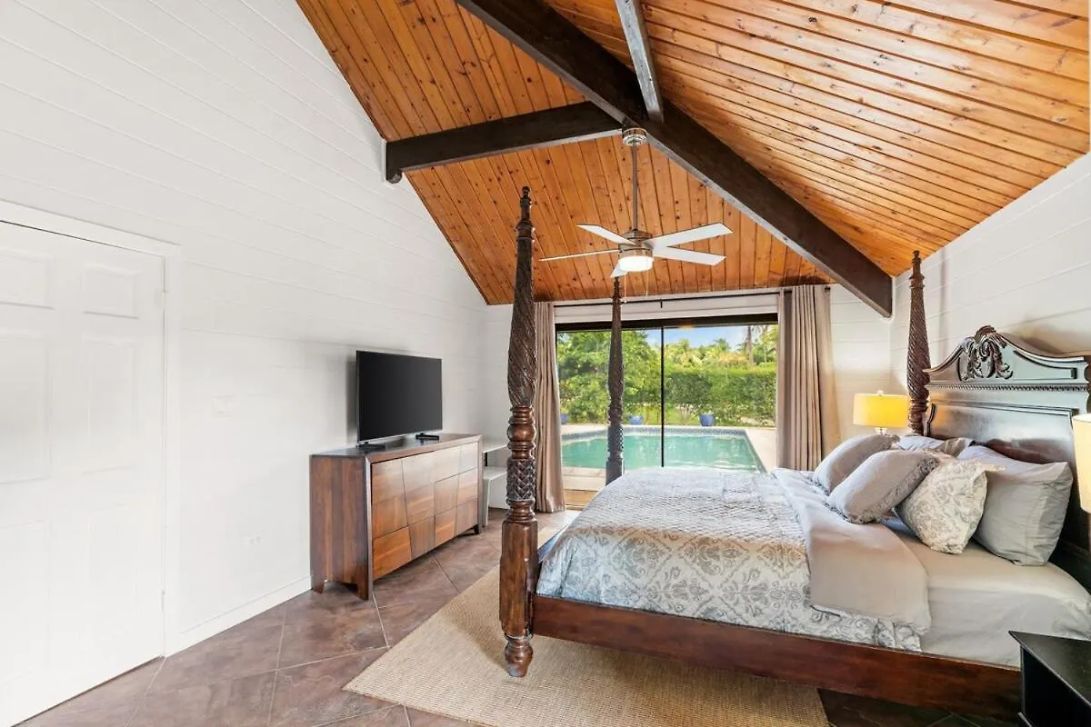 Villa Private Pool 3 Bedrooms Oasis Sandalwood Escape George Town Cayman Islands