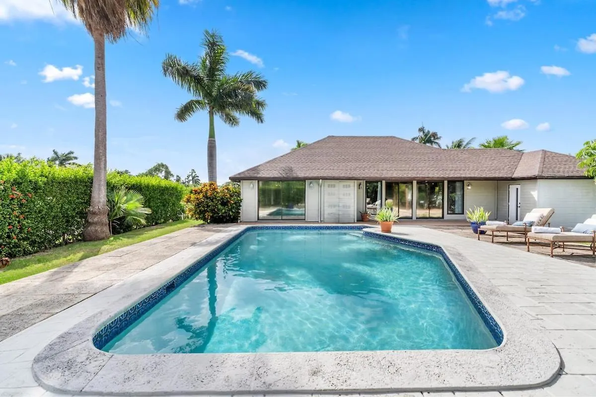 Private Pool 3 Bedrooms Oasis Sandalwood Escape George Town Vila