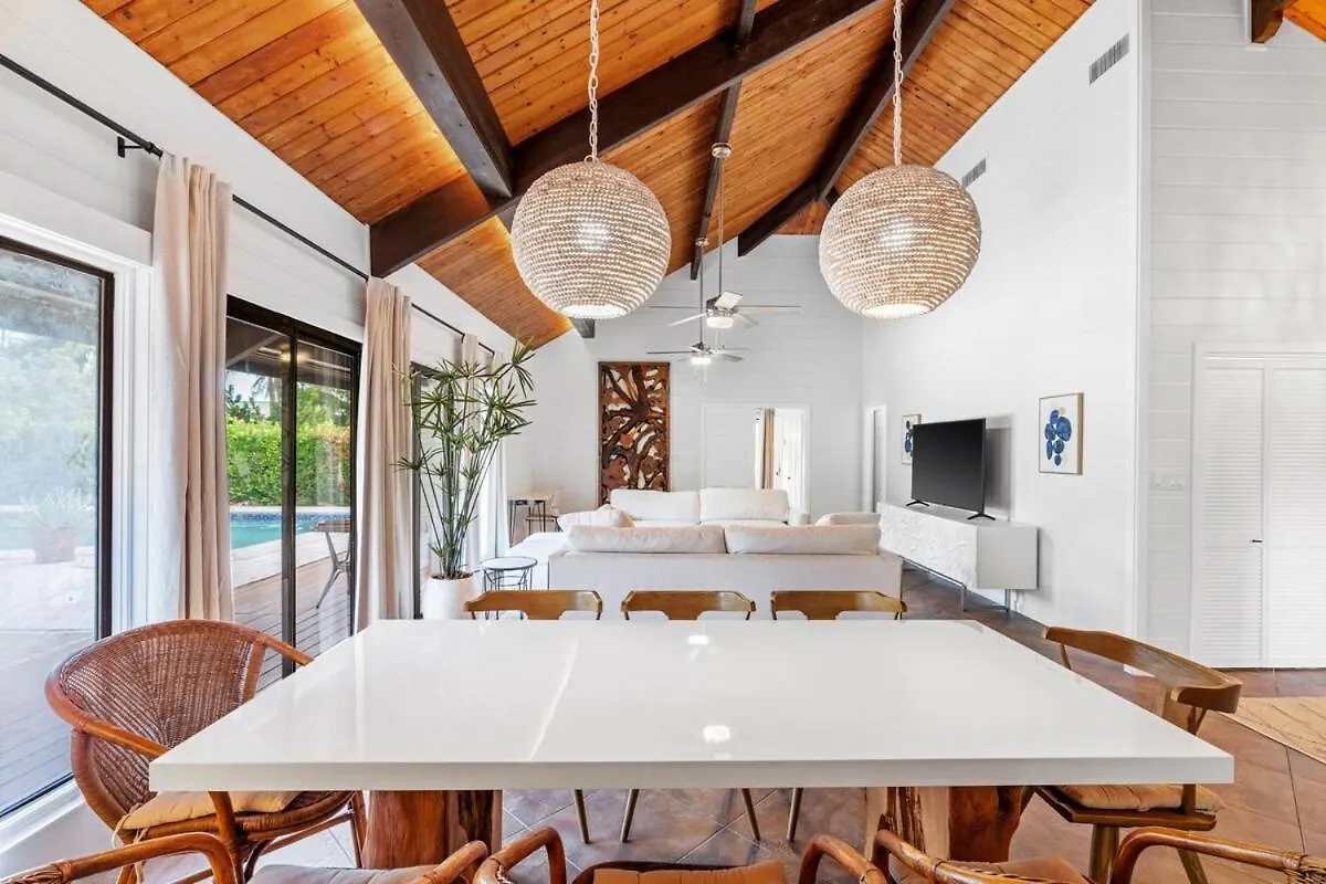 Vila Private Pool 3 Bedrooms Oasis Sandalwood Escape George Town
